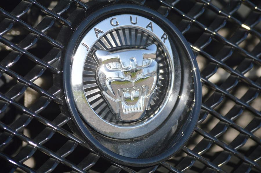  Jaguar XF 2 0T 2013 года  (фото 23 из 26)